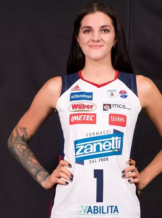 波兰女排的花臂暴力接应!