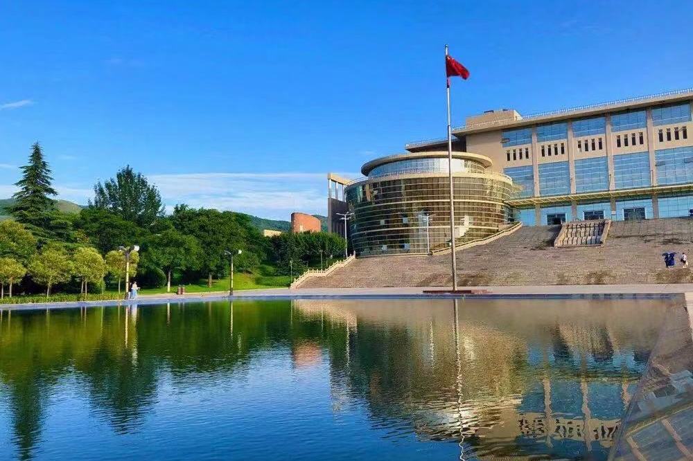 西安工程大学服装学院0821z1内衣人体工效学ug文胸模杯造型设计