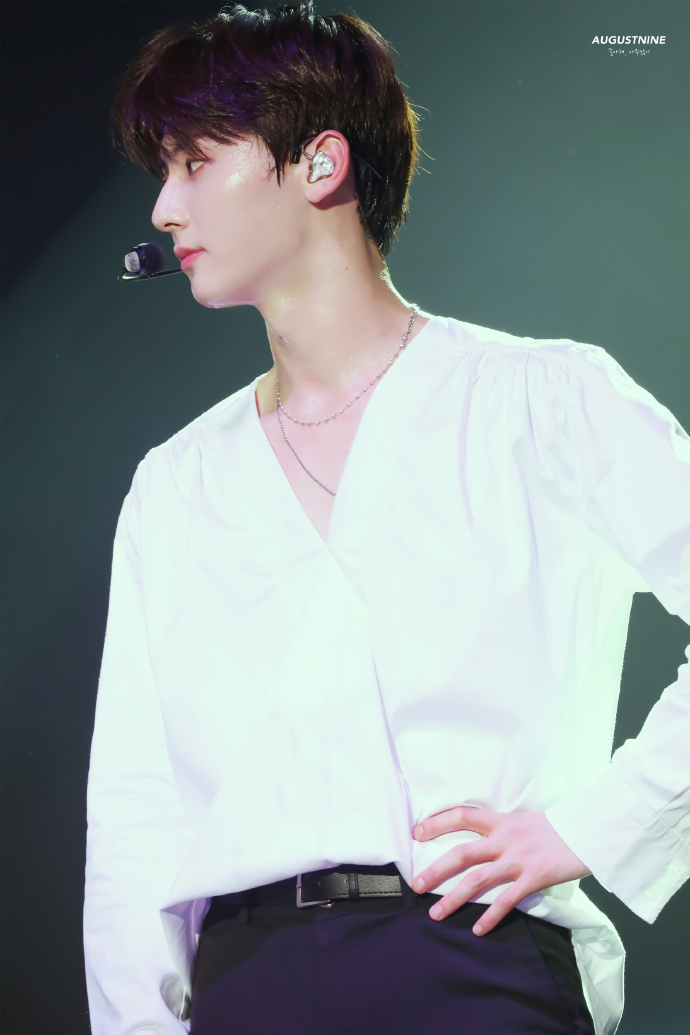 黄旼炫所在组合雅加达场演唱会圆满结束,于今日出境回国