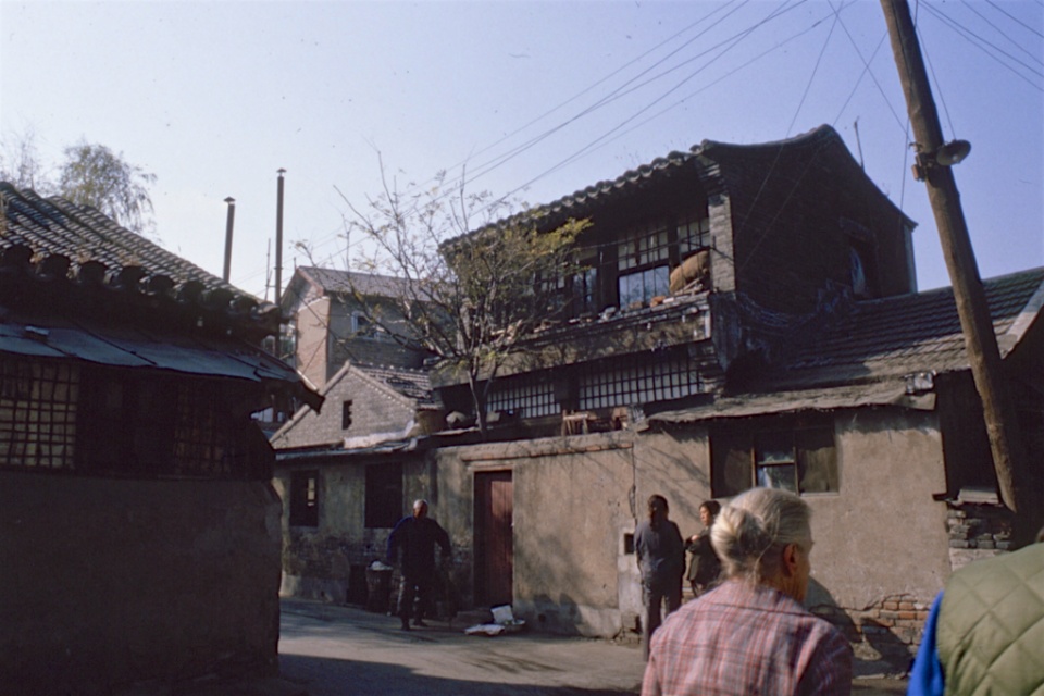1986年的北京胡同老照片:生活清静街坊亲如一家