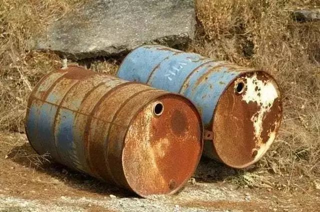 侦探小说迷破诡异悬案30年铁桶女尸真相被发现