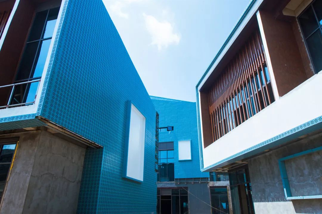 景德镇的商业分两种一种叫绿地昌南里一种叫其他