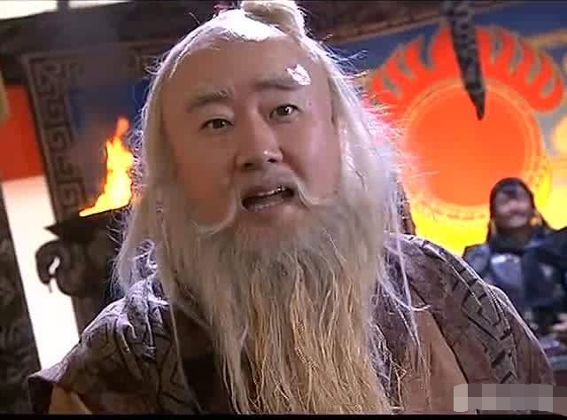 神雕侠侣中百岁周伯通和一灯大师跟金轮法王比谁更厉害