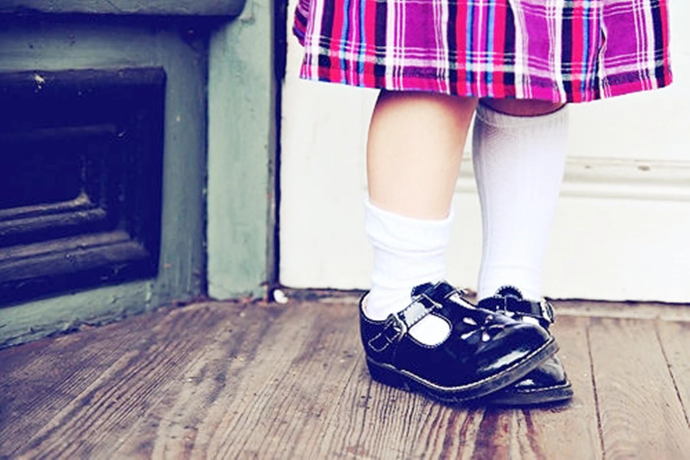 护士朋友拜访发现2岁宝宝长短腿,脚丫变形,检查结果让妈妈自责