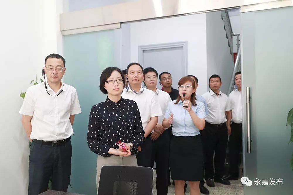 会议并部署清廉村居建设工作,副县长黄方雷部署农村"三资"管理工作,县