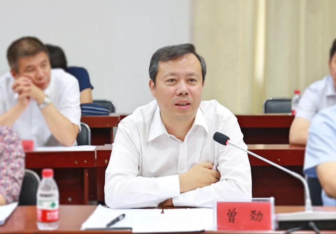 区委副书记,代区长曾劲赴新疆和田,为这件大事!