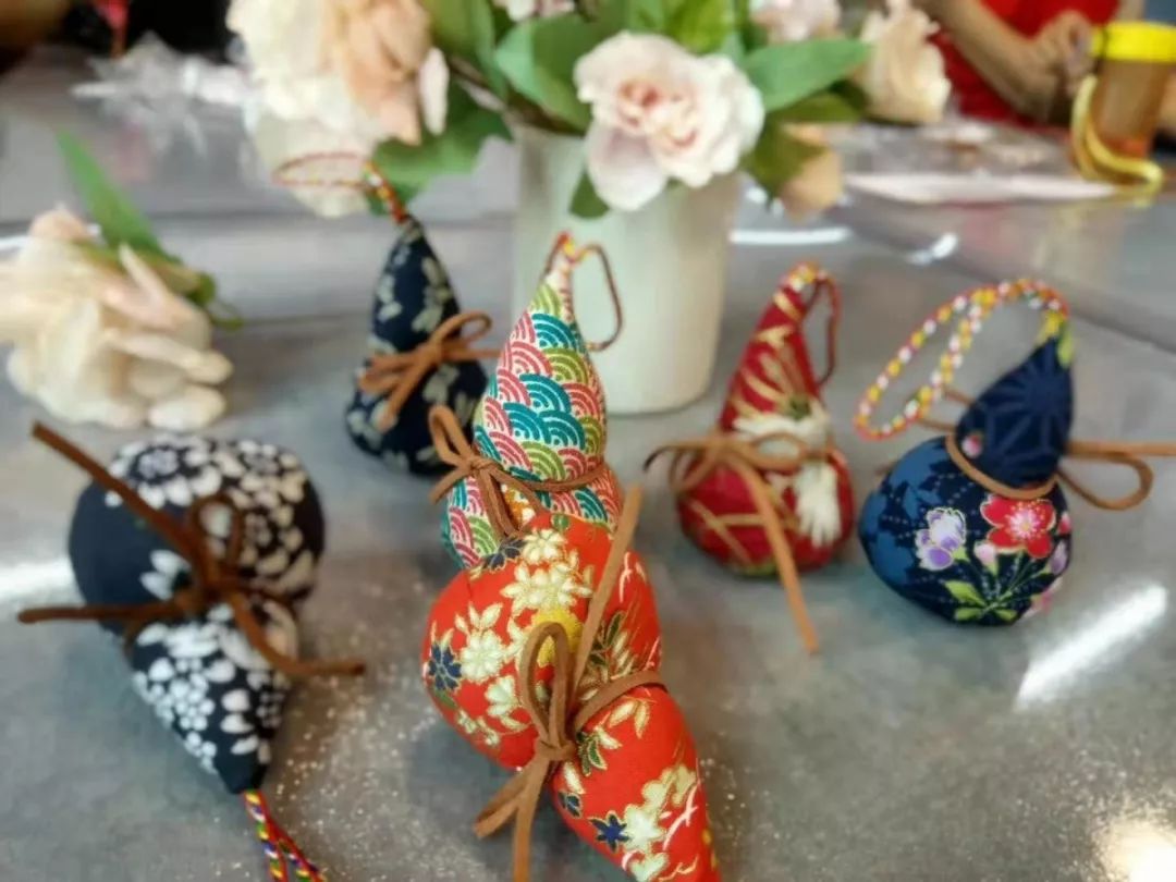 市妇联举办弘扬传统文化献礼七十华诞我们的节日七夕手工香包制作主题