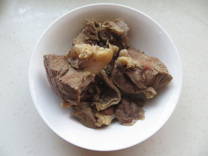 请客吃饭不得不上的一道菜,可口五香牛肉,一盘上桌不够吃