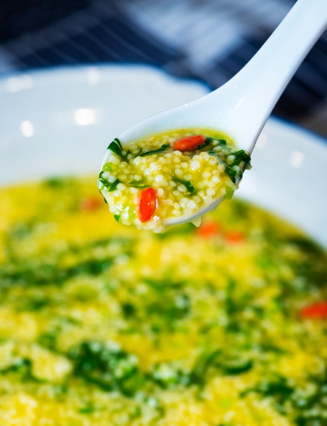 菜单:古镇毛血旺,鱼香肉丝,尖椒回锅肉,麻婆豆腐,小米青菜钵2留言区