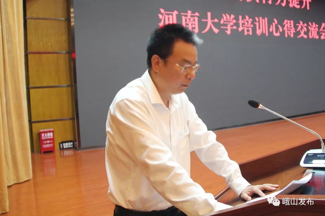 县委书记姜兴林要求,全县广大党员干部要把焦裕禄,红旗渠精神融入到