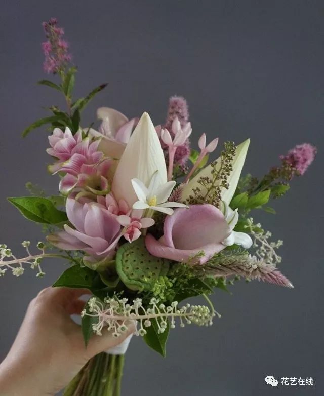 这个夏天你一定要来一束姜荷花