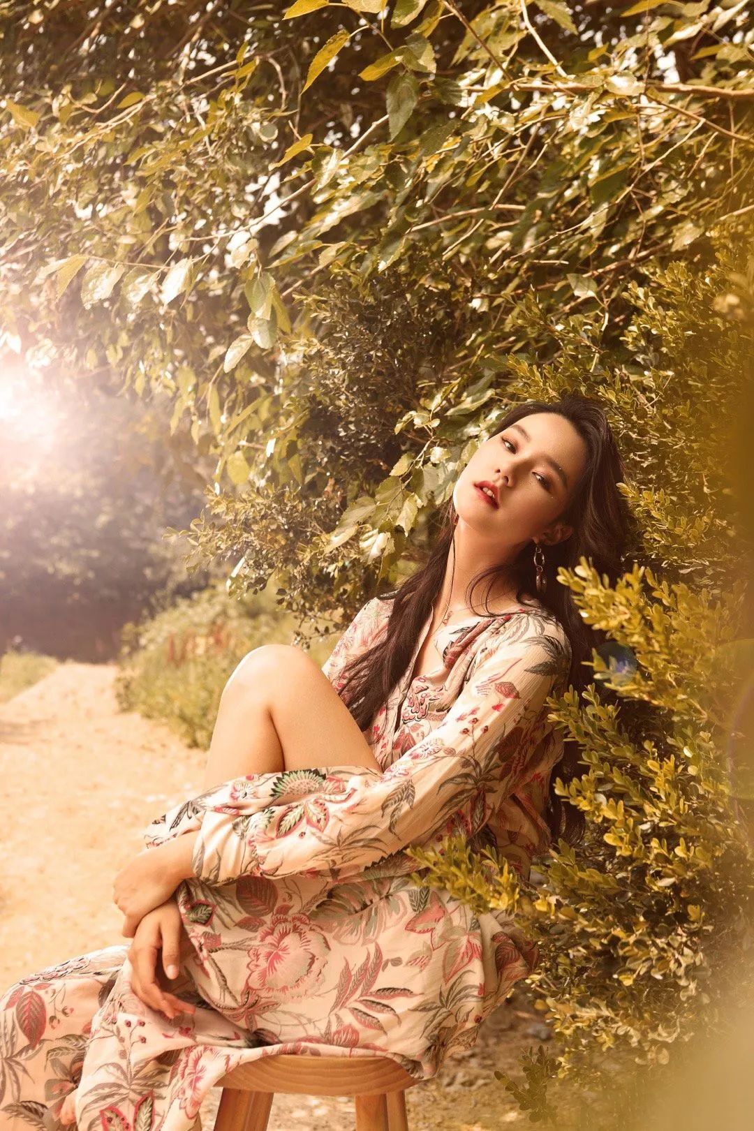 模特王一出镜《瑞丽伊人风尚》8月刊