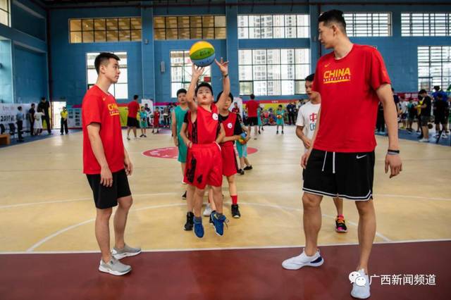 这牛能吹一辈子:我小学就和nba职业球员打比赛了!_篮球