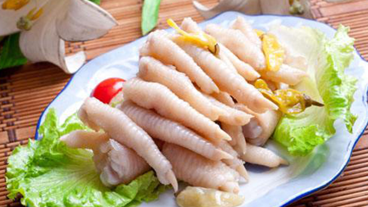 分别为龙须凤爪,醉虾,烤鸭掌,浇驴肉.脆鹅肠