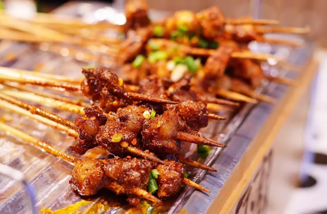 人均不到30打卡光谷这家火爆成都的把把烧汉街99抵100吃谭鸭血老火锅