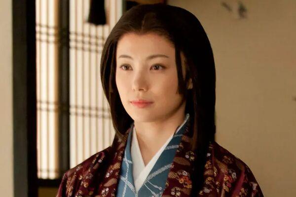 日本战国时代第一美女,年仅36岁殉情自杀,三个女儿沦为仇敌小妾_织田