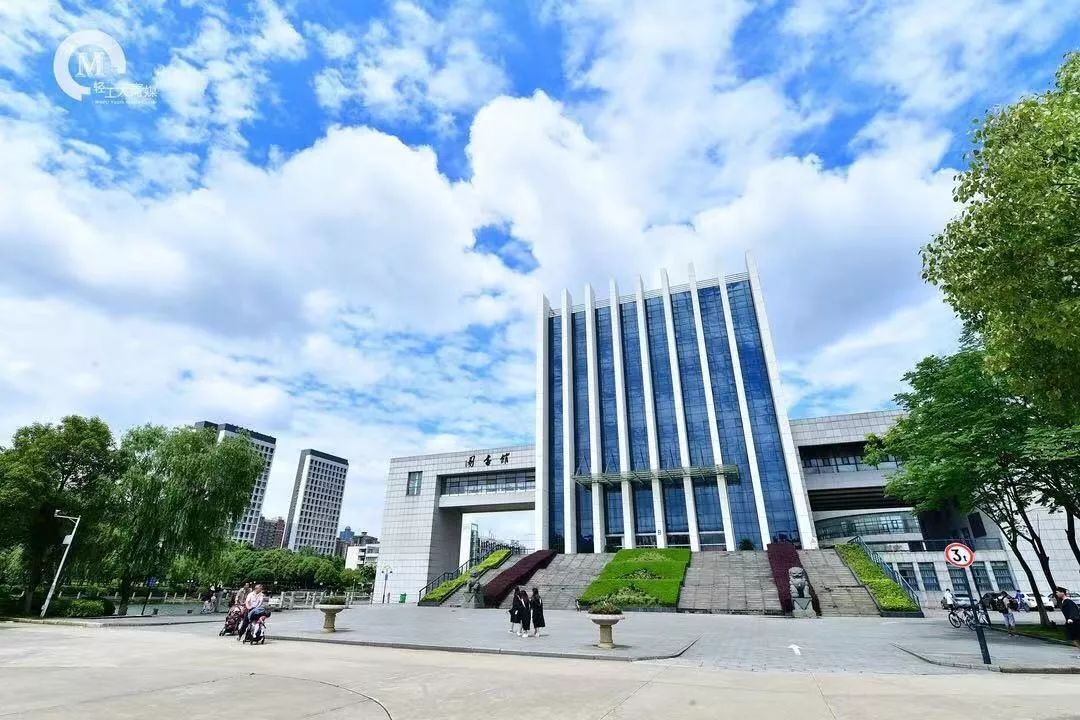 武汉轻工大学图书馆图片