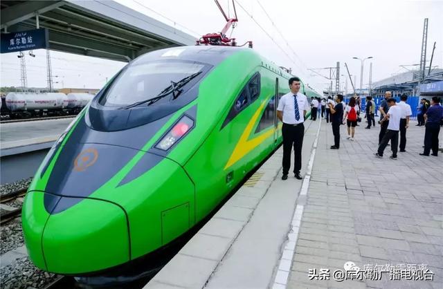 行"复兴号"时速160公里动车组列车温馨提示新疆铁路部门提醒广大旅客