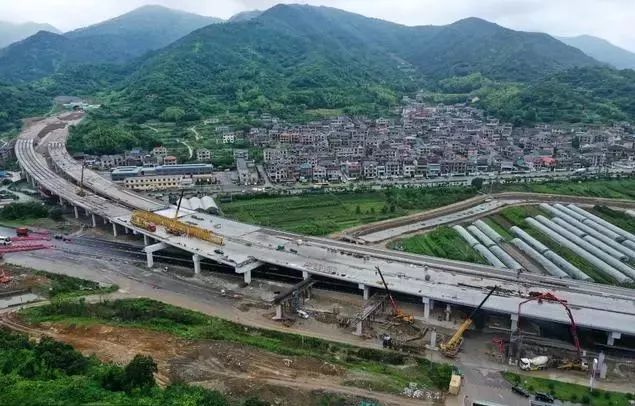 好消息329国道下月底通车从跨海大桥收费站到东港比原先快20分钟