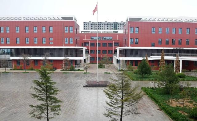 长治市潞州中学在哪里?2019北校区正式揭牌(图5)