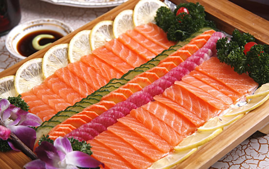 【美食】东江湖鱼,淡水三文鱼-一鱼五吃,翘嘴鱼,米粉鹅,油爆小龙虾.