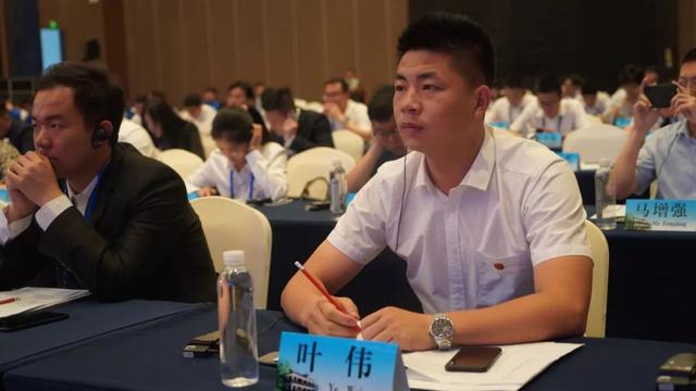 我们正青春我们在奋斗系列报道90后村支书叶伟