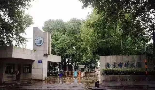 莫愁湖站的2个出口哪里值得去