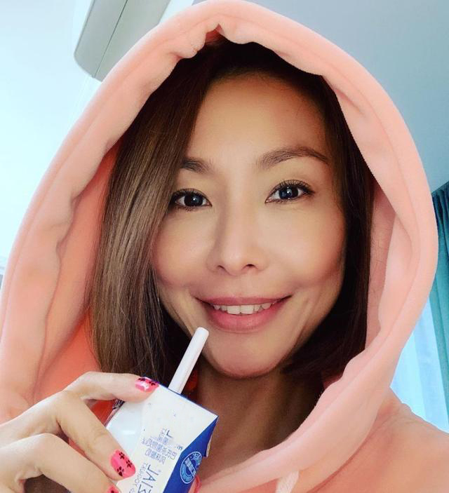 郭淑贤,1973年出生于新加坡,籍贯广东,新加坡演员,歌手,主持人.