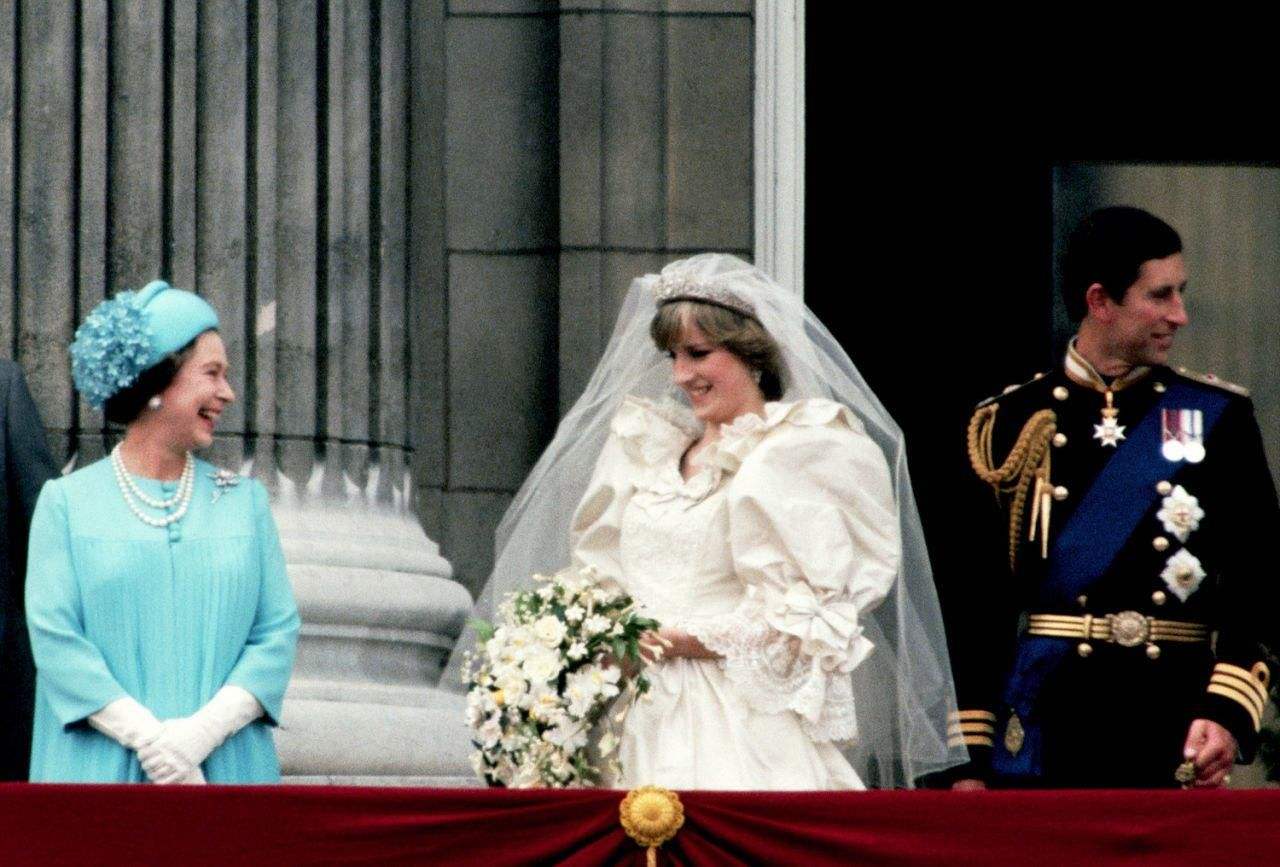 戴安娜王妃在举行婚礼那天打破了皇室的规矩这是不容置疑的