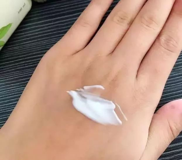 给闺蜜的腿涂身体乳(给闺蜜的腿涂身体乳好吗)