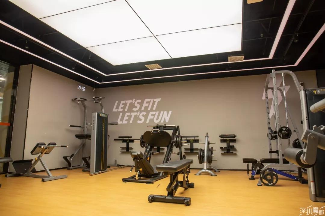 全国爆红的24h无人健身房魔都也有刷刷手机就进门开练