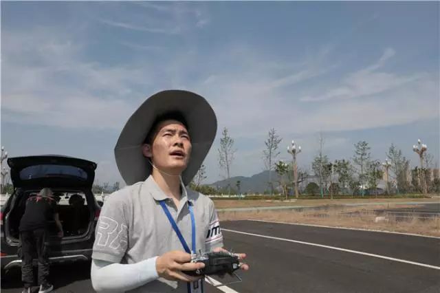 新华社智慧城市的摄影师无人机飞手