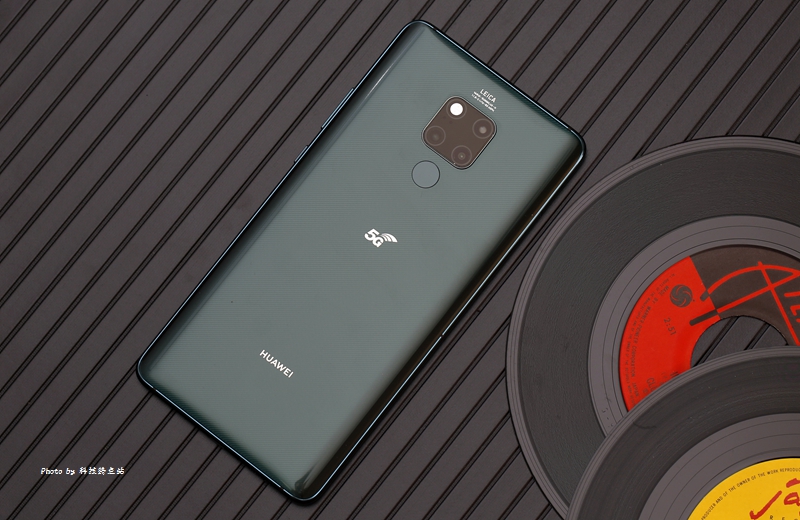 预约超56万华为首款商用5g双模手机mate20x5g将于16日开售