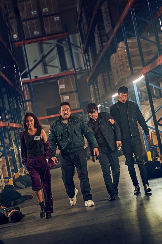 原创电影坏家伙们剧照公开三男一女黄金搭配张基龙很有感觉