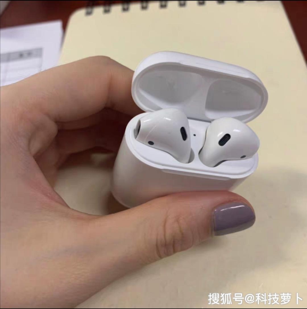 "嘿siri",实现自我进化的airpods 2人气耳机