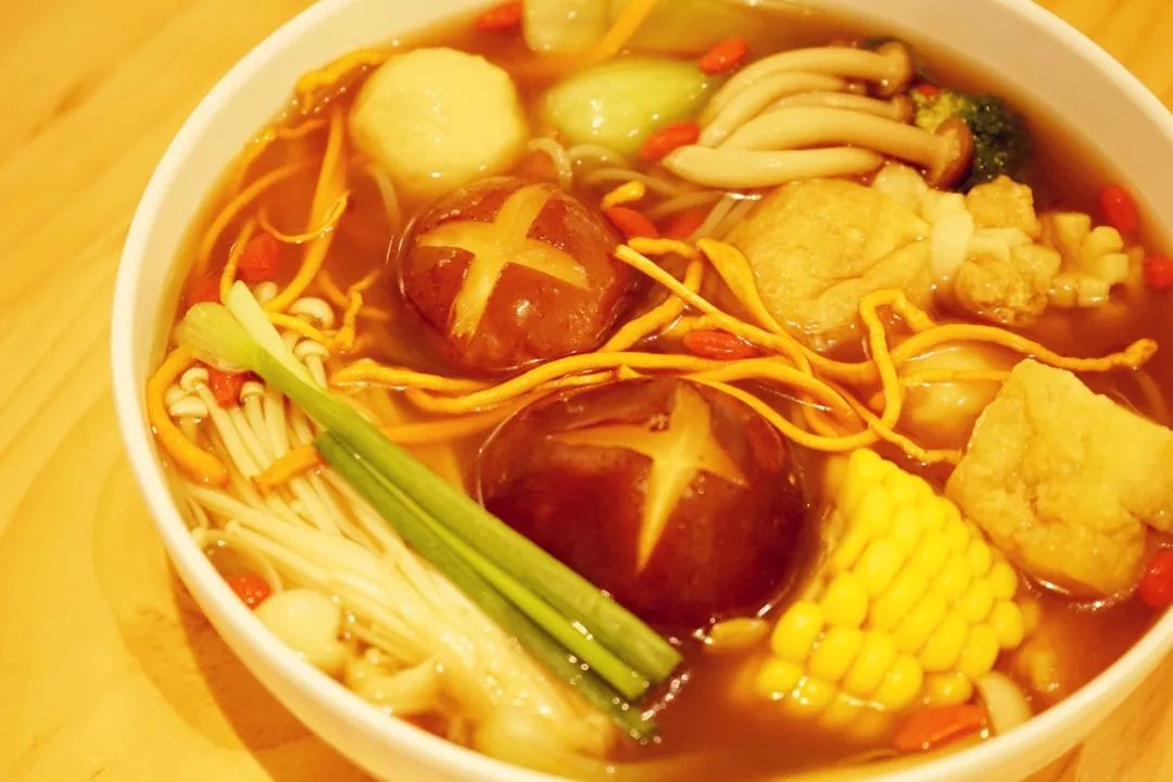 亲爱的麻辣烫送霸王餐|高颜值麻辣烫升级版,就在润达~_汤底