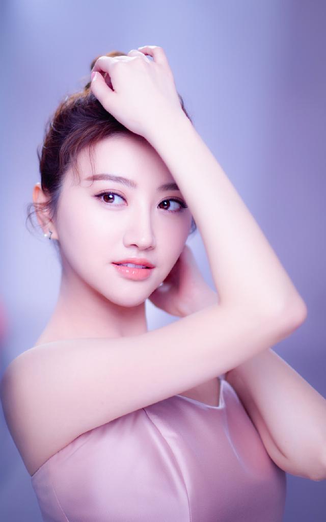 景甜这身露腰装还真是敢穿牛仔套装这么穿忒时髦肤白貌美吸睛