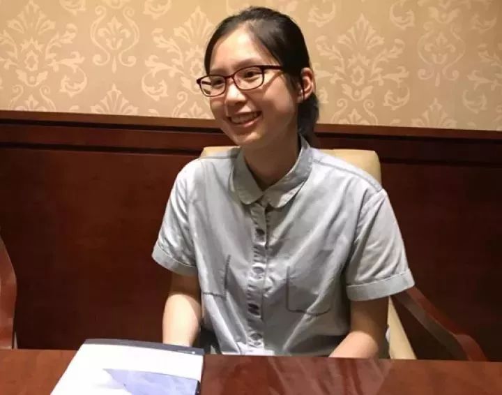 不是家庭基因好,就是在某方面有天赋,就像女学霸何碧玉,戴韵她们十五