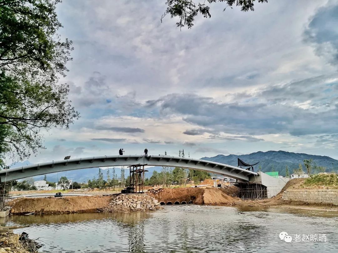 今天傍晚的浦溪河畔随便拍拍都很美丨现场