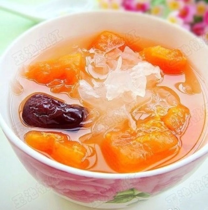 木瓜有健脾消食,通乳抗癌,抗疫杀虫等功效,富含维生素c,有"万寿果"的