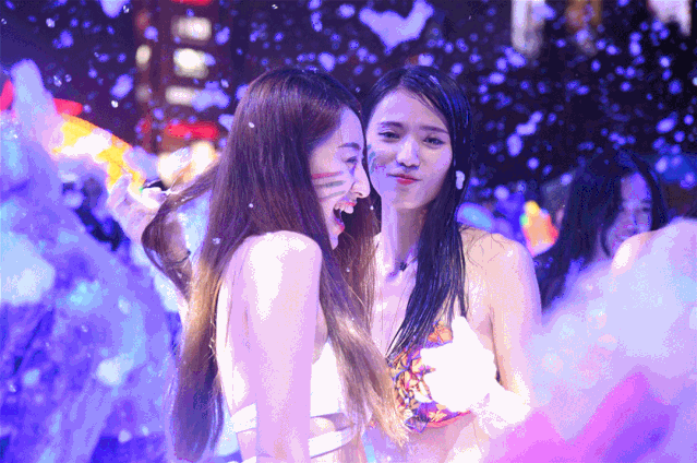 谁是夏日夜晚最靓的zai,你说了算吸睛比基尼girl闪耀全场点击报名如何