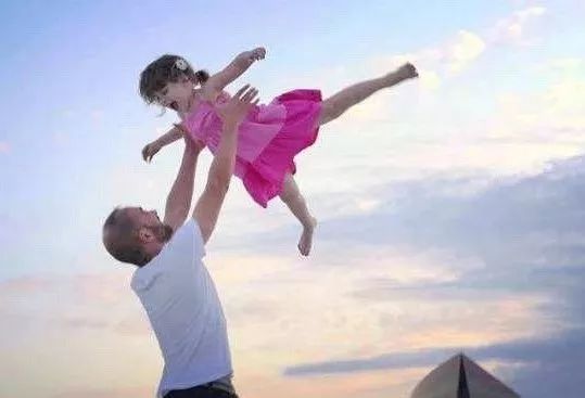 惨珠海3岁女童被爸爸举高高颅骨被风扇削致粉碎性骨折