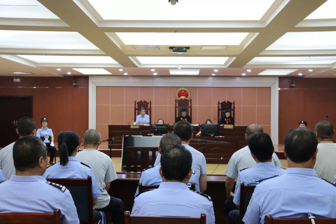 故意挑事打人暴力讨债甘肃两起涉恶案件公开审理