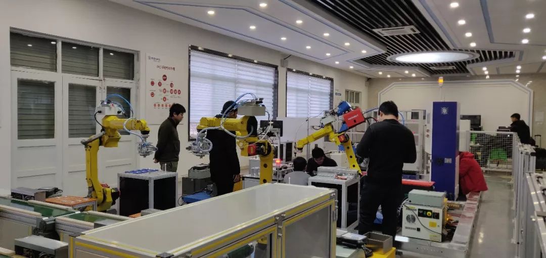 山东工程职业技术大学特色专科专业介绍鼎利互联网学院工业机器人技术