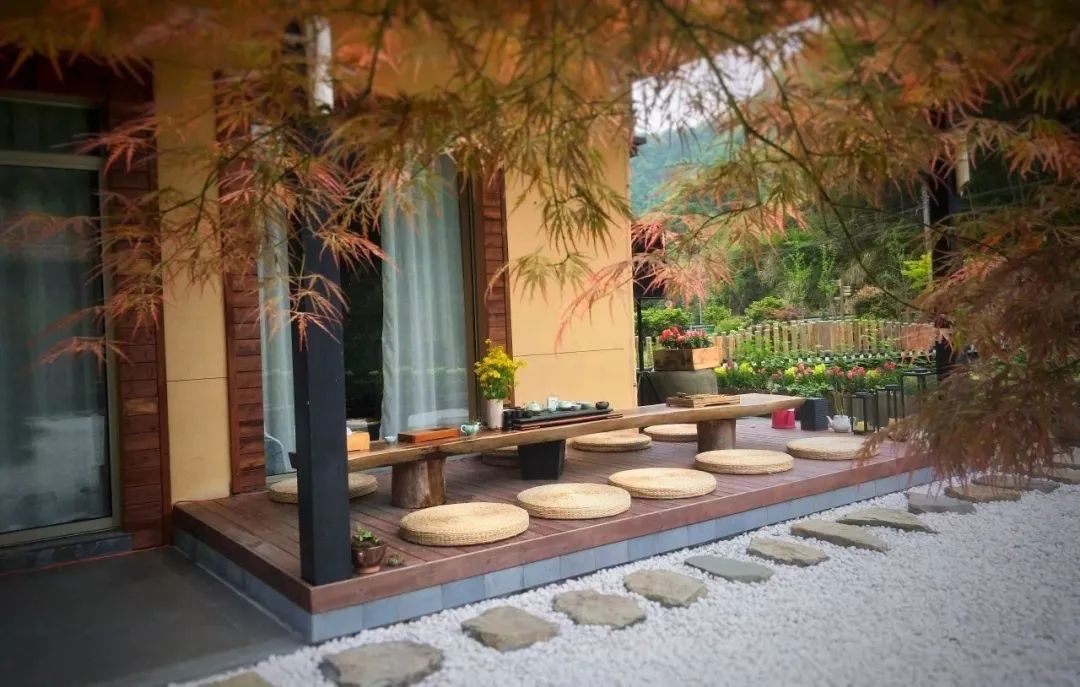 0575-89385999地址:新昌县镜岭镇雅庄村图:隐峯麓栈隐峯麓栈隐峯麓栈