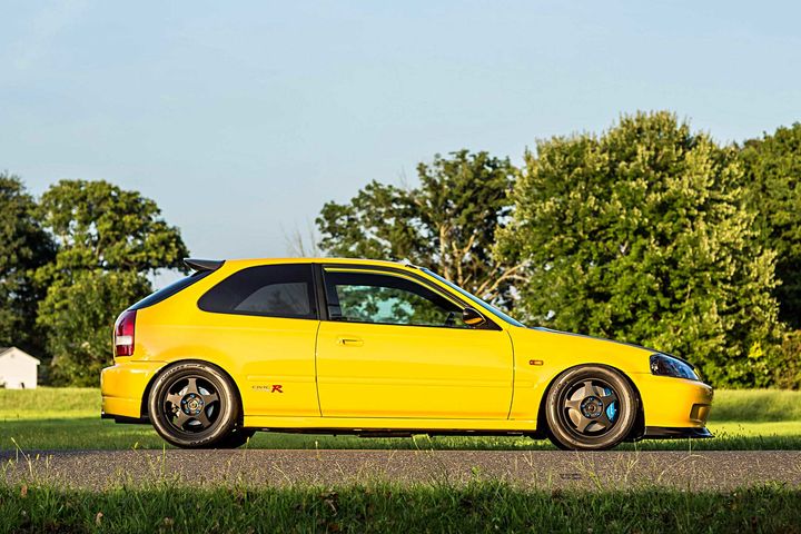 再现spoon黄色ek9:改装1999年本田思域type r