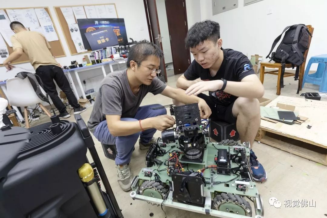 工科生的王者荣耀佛科院机器人战队展锋芒
