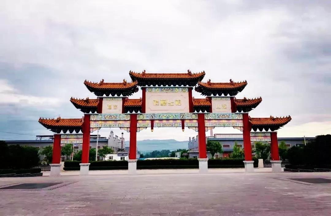 走进中华酒文化发源地,走进千年酿酒圣地杜康村,似乎每一滴水都带着