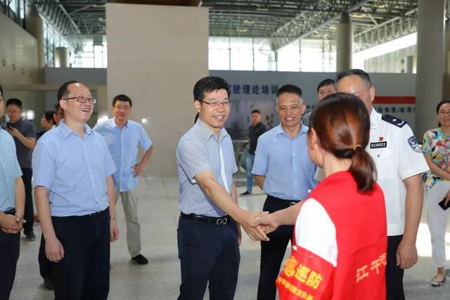江干区人大常委会副主任干海和,江干区副区长,区公安分局局长田国刚
