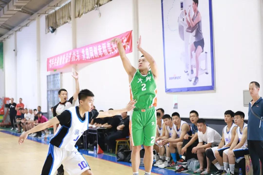 挺进八强两场三人30丨北京篮球锦标赛季后赛即将开战